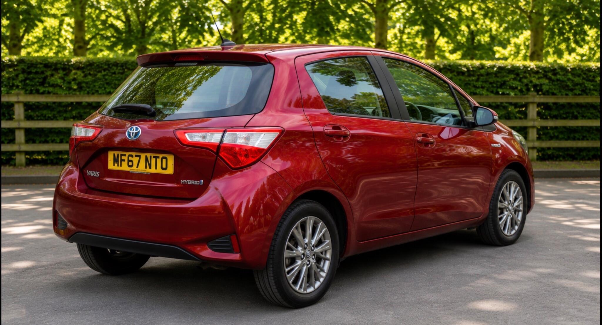 2017 Toyota Yaris — photo 18